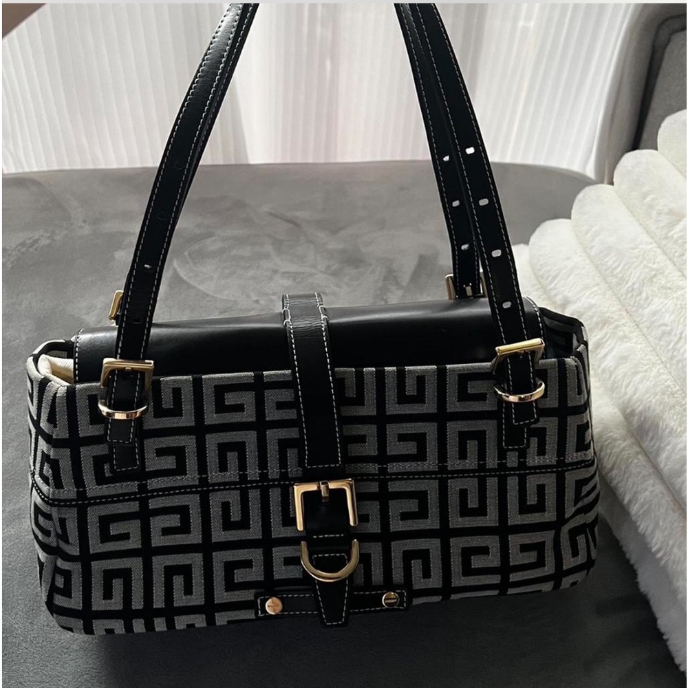 GIVENCHY handbag excellent condition